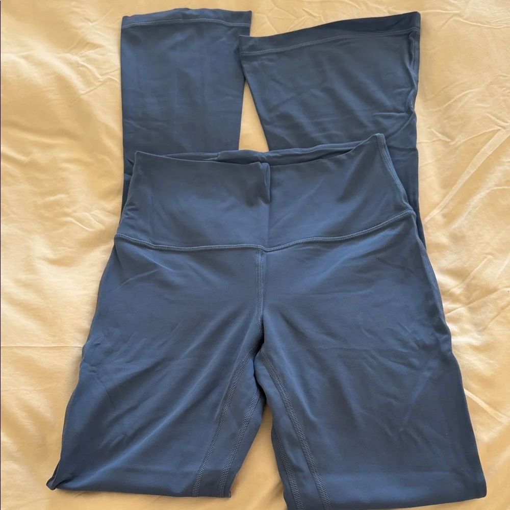 New Lululemon Blue Flare Leggings - Picture 2 of 6